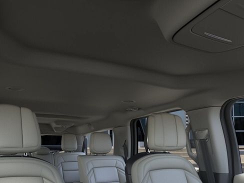 New 2026 Lincoln Navigator L Premier AWD/4WD image 22