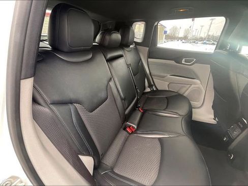 Used 2024 Jeep Compass Latitude image 26