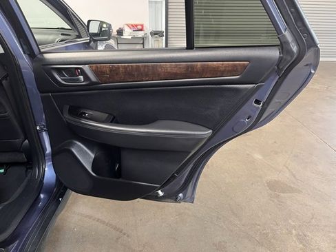 Used 2015 Subaru Outback 2.5i Limited w/ Popular Package #4 image 15