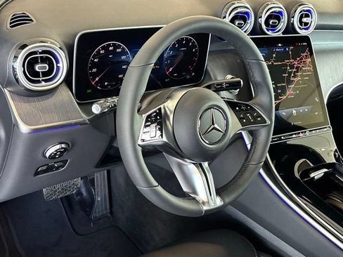 Used 2026 Mercedes-Benz GLC 300 4MATIC image 12