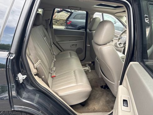 Used 2007 Jeep Grand Cherokee Laredo AWD/4WD image 12
