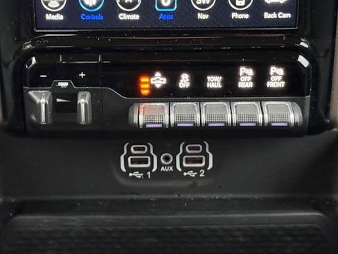 Used 2020 RAM 1500 Laramie image 24