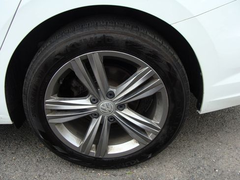 Used 2019 Volkswagen Jetta R-Line FWD image 33