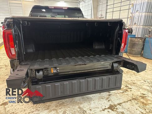 Used 2022 GMC Sierra 1500 Denali w/ Denali Premium Package image 24