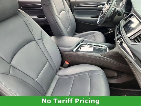 Used 2022 Buick Enclave Essence w/ Sport Touring Edition image 13