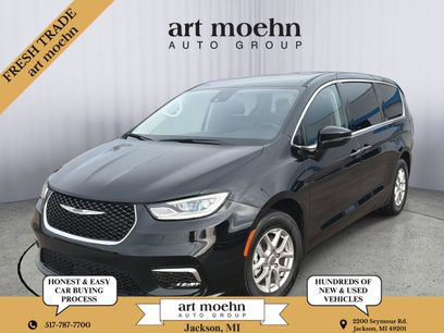 Used 2024 Chrysler Pacifica Touring-L