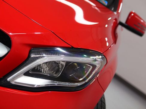 Certified 2019 Mercedes-Benz GLA 250 4MATIC image 9