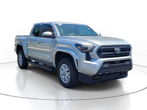 Used 2024 Toyota Tacoma SR5 AWD/4WD image 2