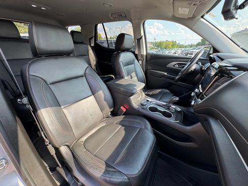 Used 2020 Chevrolet Traverse RS AWD/4WD image 39