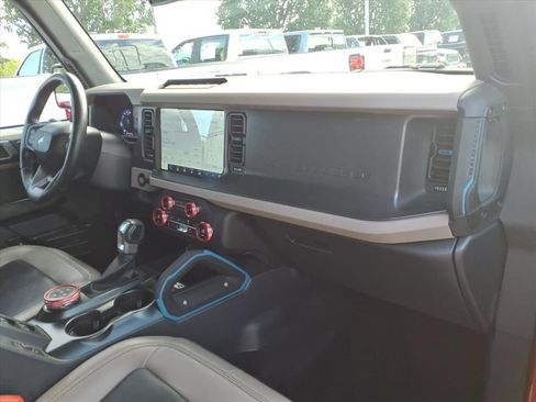 Used 2024 Ford Bronco Wildtrak AWD/4WD image 16