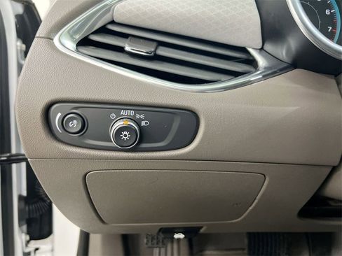 Used 2020 Chevrolet Malibu LT image 18