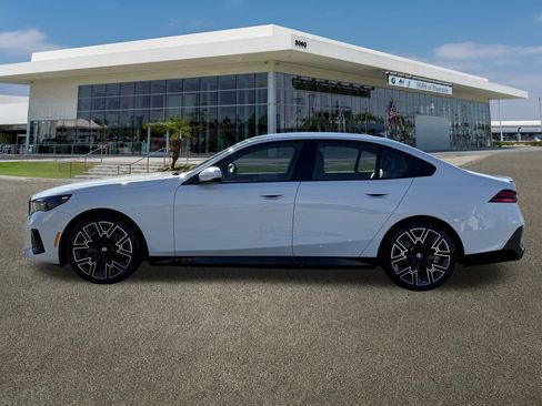 Used 2026 BMW 530i w/ M Sport Package image 6