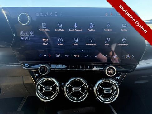 Used 2024 Chevrolet Blazer EV LT AWD/4WD image 25