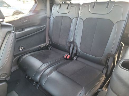 Used 2023 Jeep Grand Cherokee L Laredo image 12