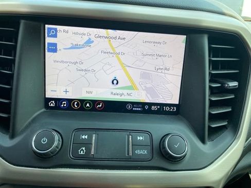 Used 2022 GMC Acadia Denali w/ Denali Ultimate Package AWD/4WD image 21