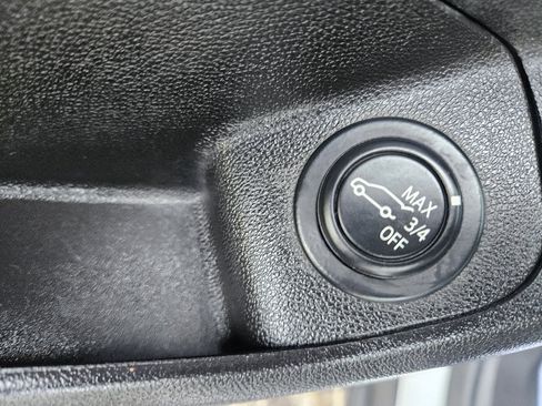 Used 2024 GMC Terrain SLT image 20