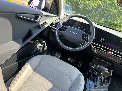 Used 2024 Kia Niro EX Touring FWD image 20