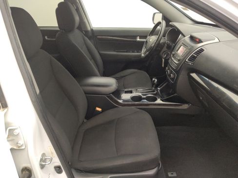 Used 2015 Kia Sorento LX image 21