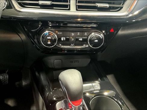 Certified 2025 Chevrolet Trax RS w/ Driver Confidence Package FWD image 15