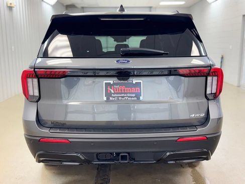 Used 2025 Ford Explorer ST-Line w/ ST-Line Street Pack AWD/4WD image 6