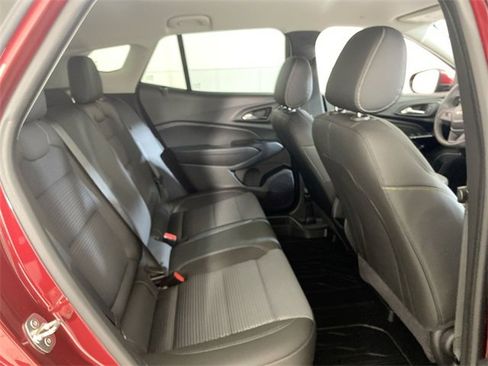 Used 2024 Chevrolet Trax LT image 31