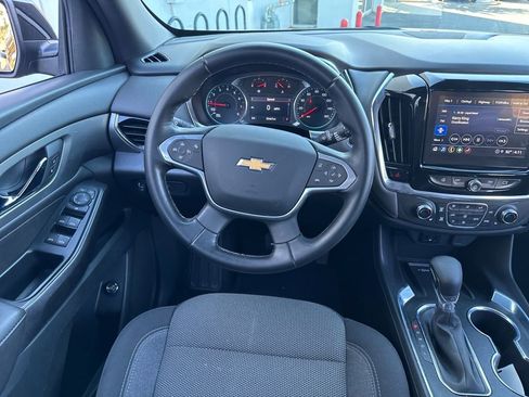 Used 2023 Chevrolet Traverse LT image 13