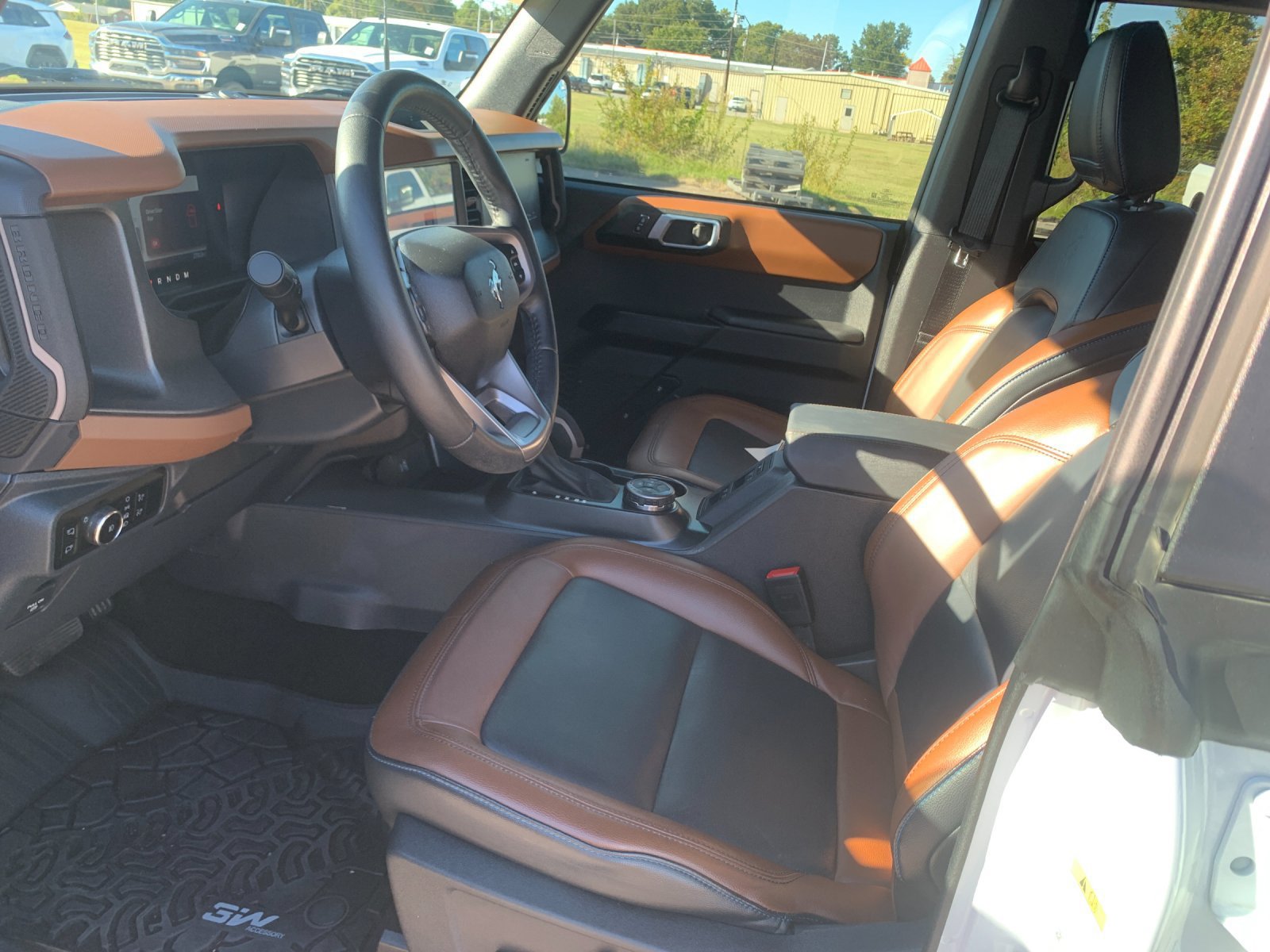 Used 2024 Ford Bronco Outer Banks AWD/4WD image 12