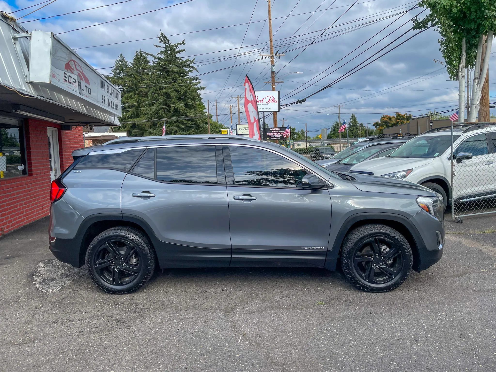 Used 2021 GMC Terrain SLT w/ Infotainment Package II AWD/4WD image 6