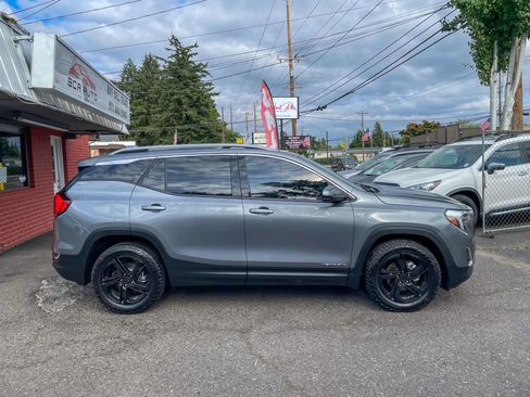 Used 2021 GMC Terrain SLT w/ Infotainment Package II AWD/4WD image 6