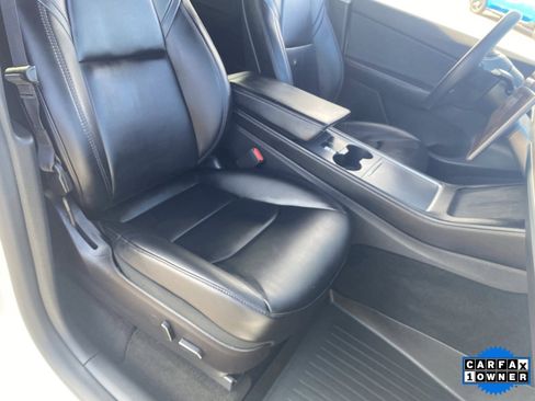 Used 2021 Tesla Model Y Long Range image 11