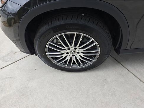 Used 2026 Mercedes-Benz GLC 300 4MATIC image 12