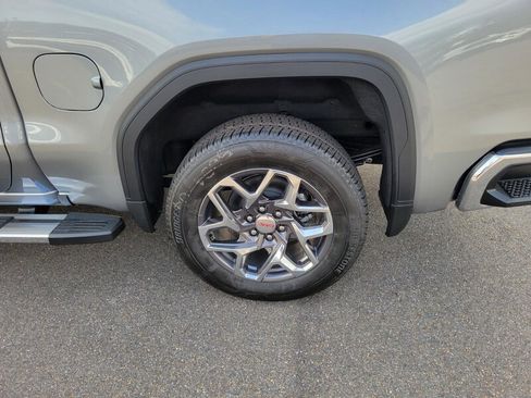 New 2026 GMC Sierra 1500 SLT image 9