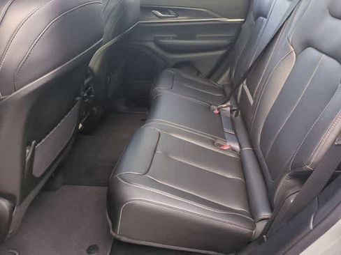 New 2025 Jeep Grand Cherokee Limited image 21