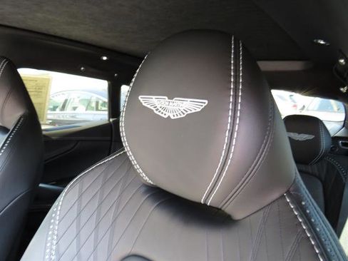 Used 2022 Aston Martin DBX AWD/4WD image 19