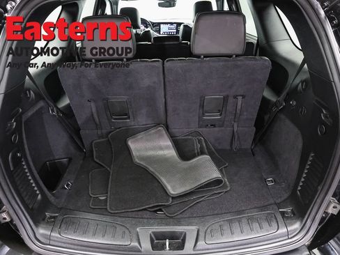 Used 2024 Dodge Durango GT RWD image 9