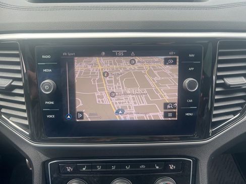 Used 2022 Volkswagen Atlas Cross Sport SEL R-Line image 30