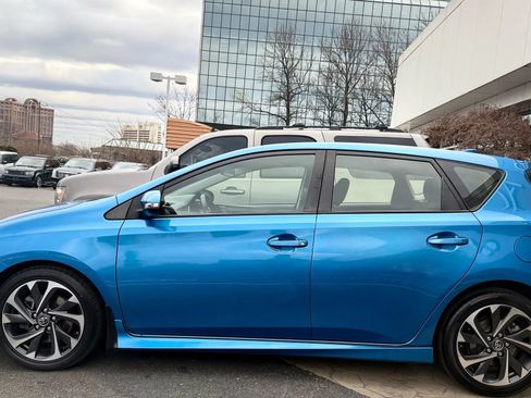 Used 2017 Toyota Corolla iM w/ Carpet Mat Package image 4