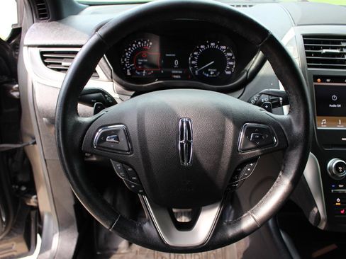 Used 2019 Lincoln MKC Premiere FWD image 19