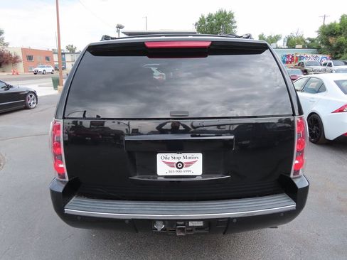 Used 2008 GMC Yukon Denali AWD/4WD image 4