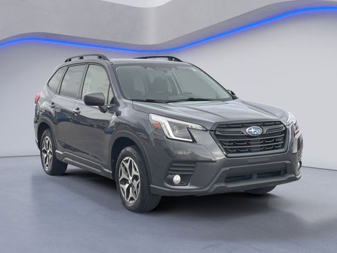 Used 2023 Subaru Forester Premium image 8