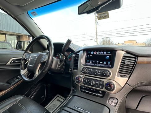 Used 2019 GMC Yukon Denali w/ Denali Ultimate Package image 35