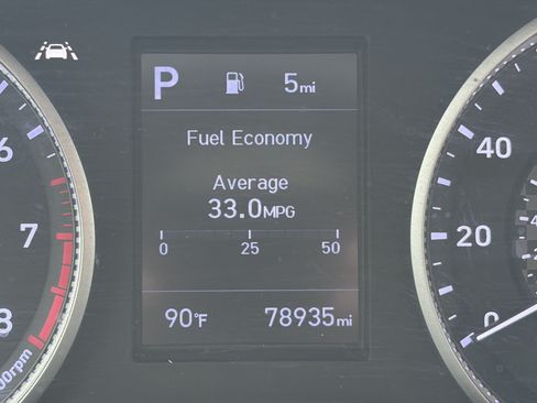 Used 2020 Hyundai Elantra SE FWD image 2