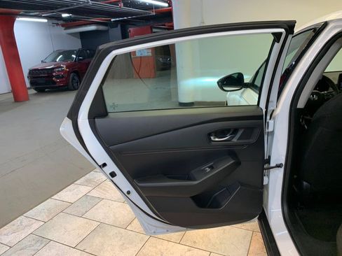 Used 2023 Honda Accord EX image 38
