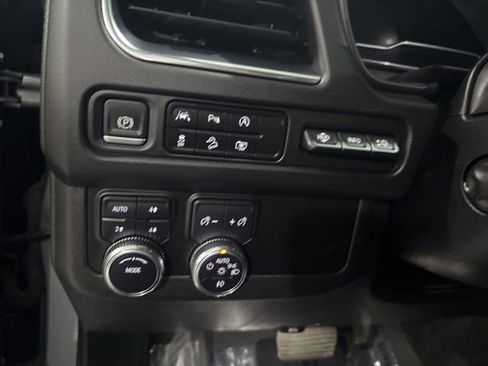 Used 2024 GMC Yukon AT4 w/ AT4 Premium Package AWD/4WD image 17