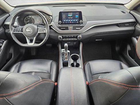 Used 2024 Nissan Altima 2.5 SR image 17