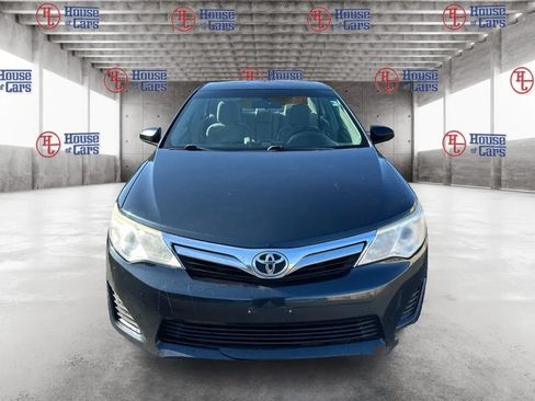 Used 2014 Toyota Camry LE FWD image 2