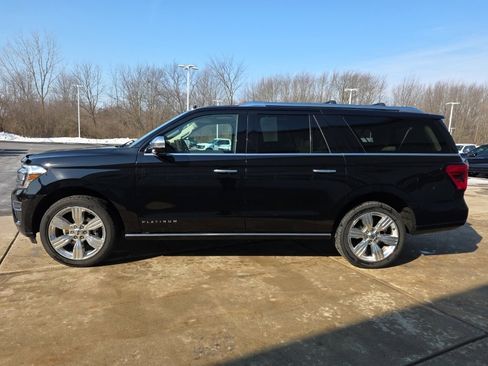 Used 2023 Ford Expedition Max Platinum image 4