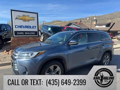 Used 2017 Toyota Highlander Limited Platinum image 1