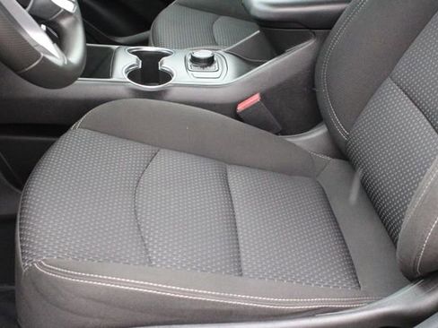 Used 2022 GMC Terrain SLE image 34