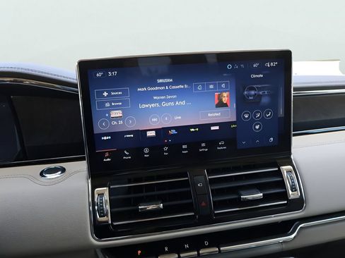 Used 2024 Lincoln Navigator Reserve AWD/4WD image 24